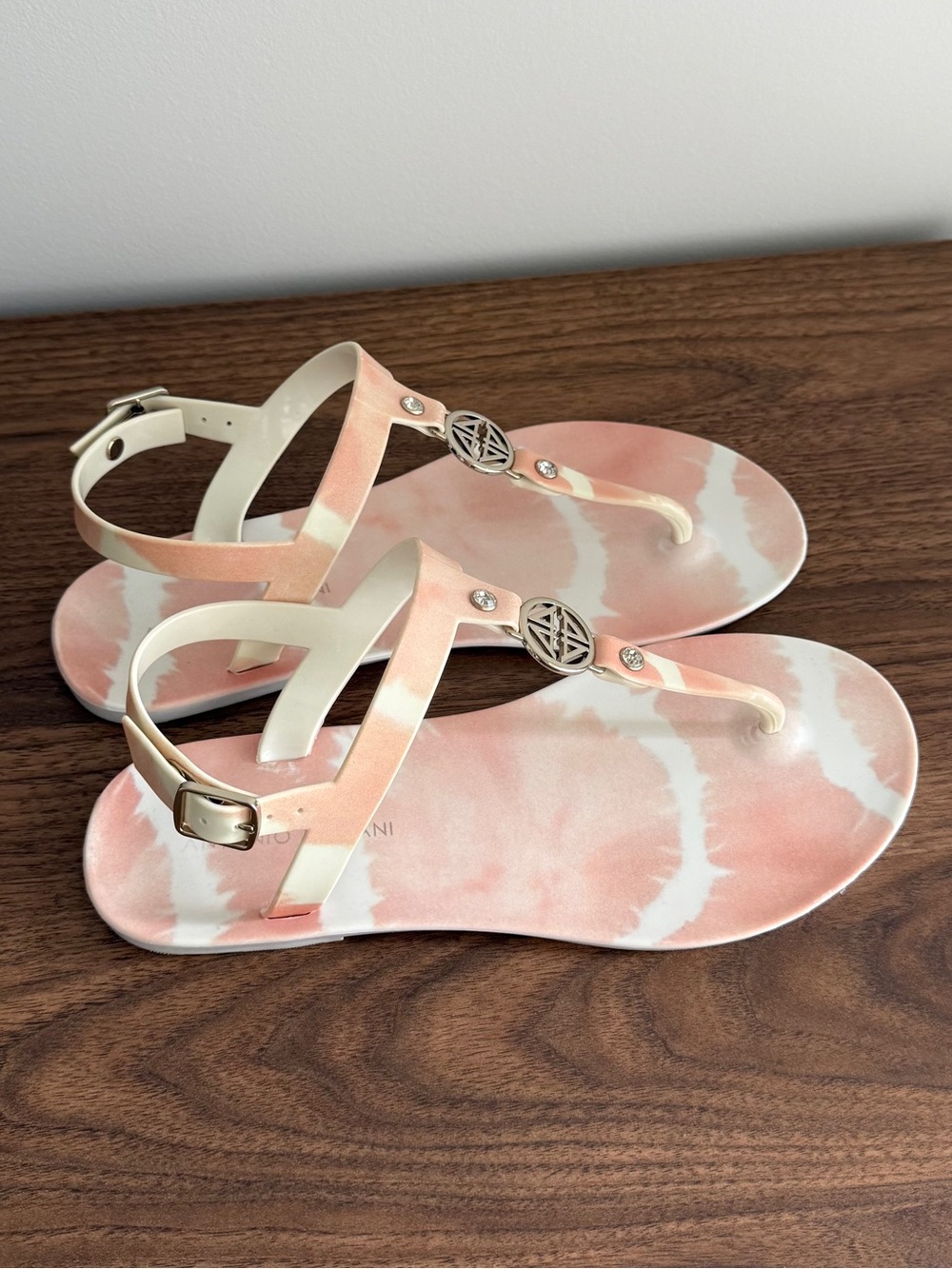 Antonio Melani Pink Tie-Dye T-Strap Sandals Size 7 - Picture 4 of 7
